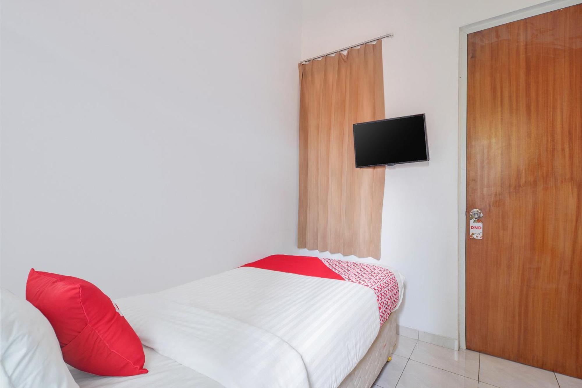 Super Oyo 866 Idola Residence Jakarta Luaran gambar