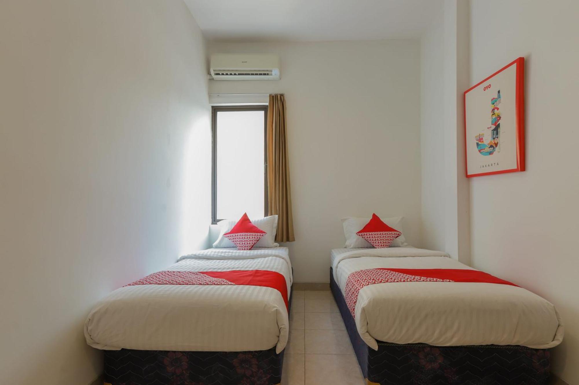 Super Oyo 866 Idola Residence Jakarta Luaran gambar