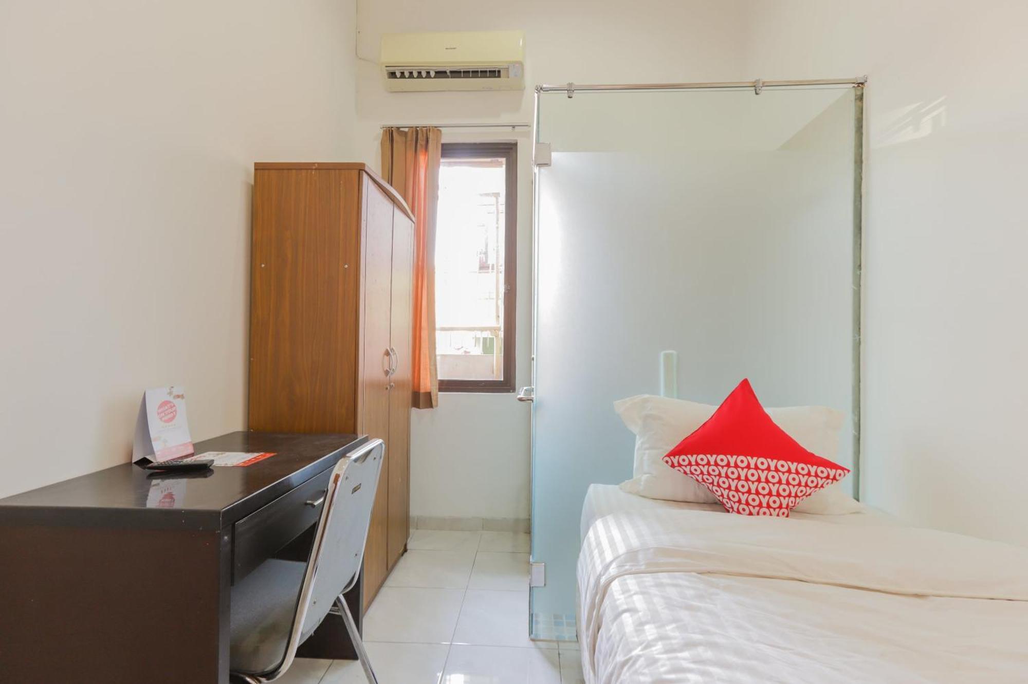 Super Oyo 866 Idola Residence Jakarta Luaran gambar