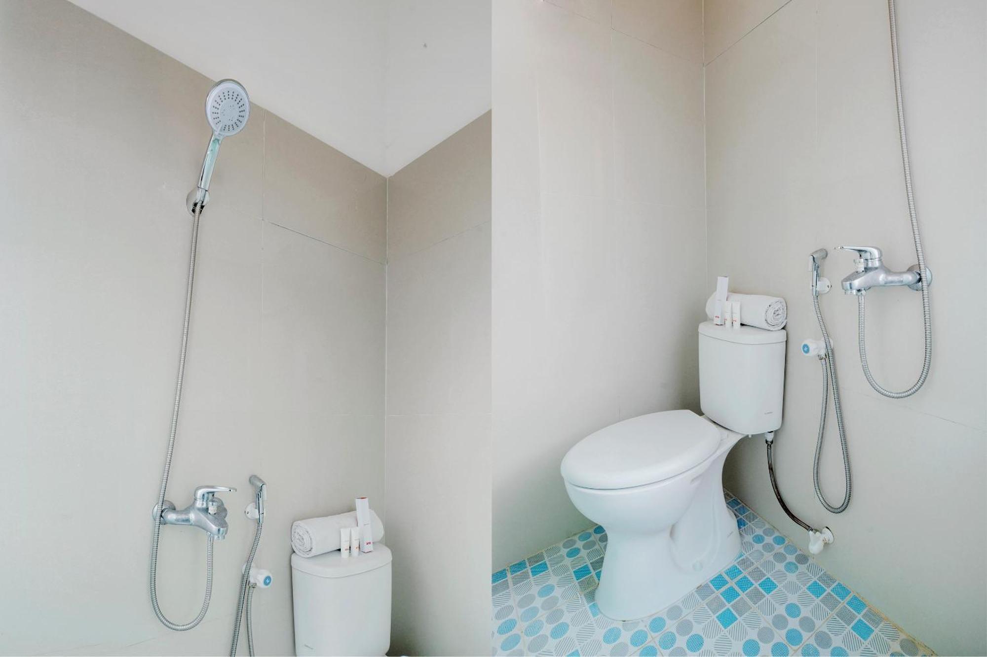 Super Oyo 866 Idola Residence Jakarta Luaran gambar