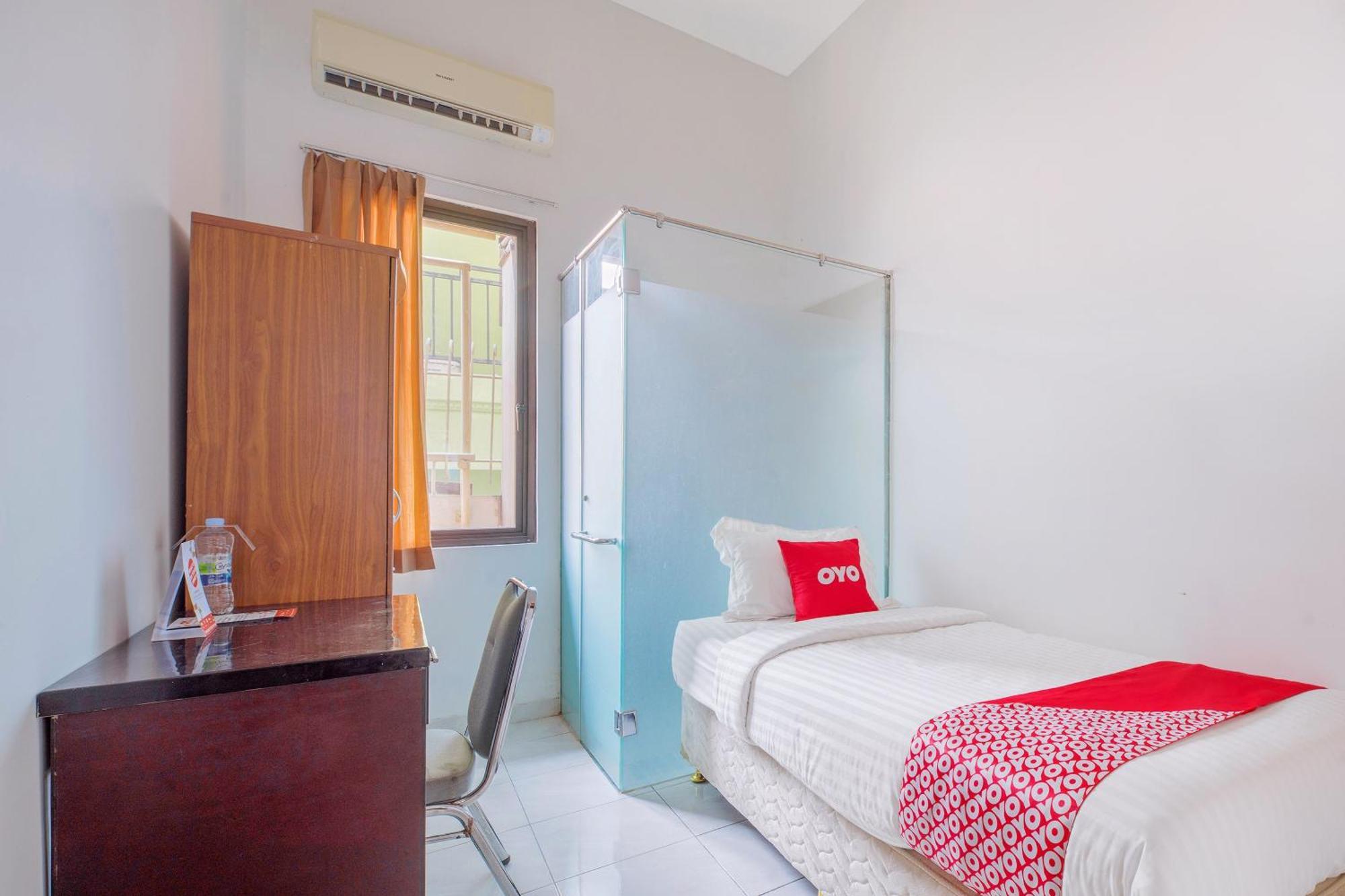 Super Oyo 866 Idola Residence Jakarta Luaran gambar