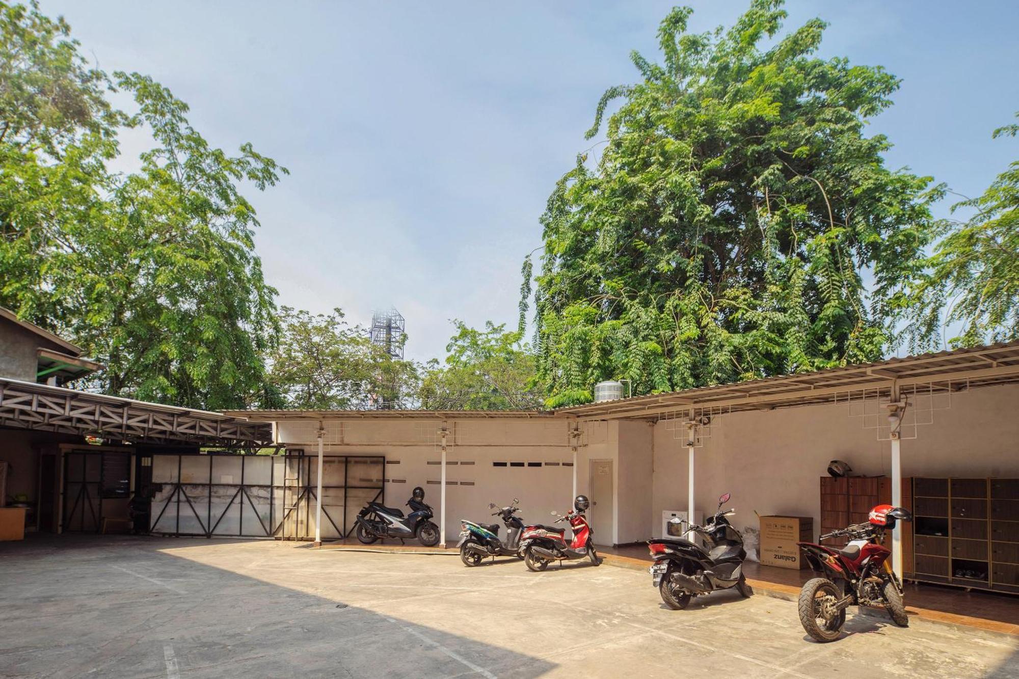 Super Oyo 866 Idola Residence Jakarta Luaran gambar